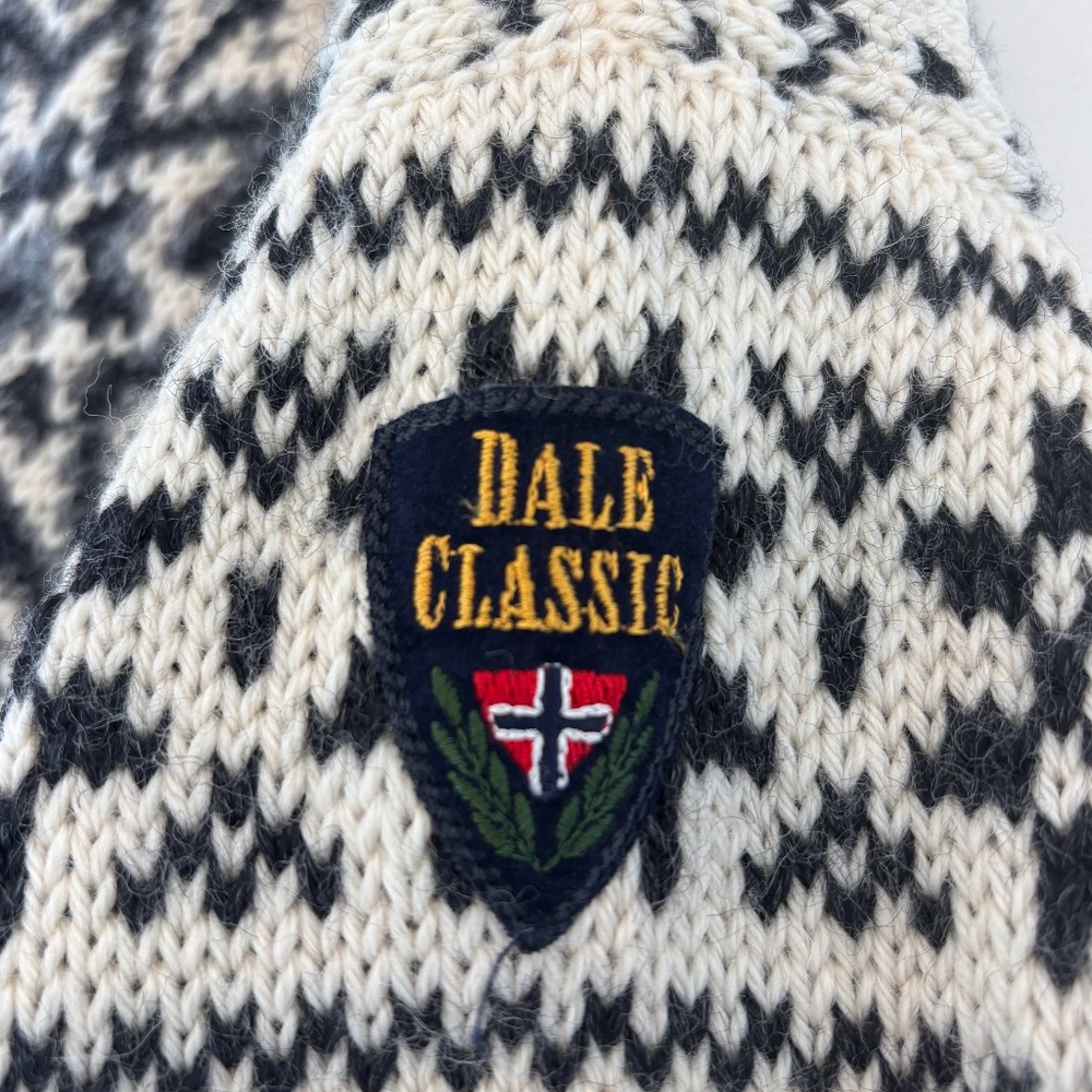 DALE OF NORWAY Classic Wool Sweater